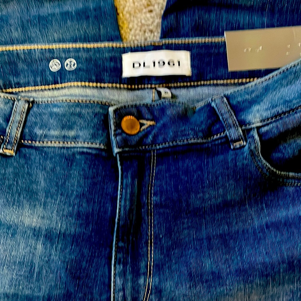 New DL1961 jeans size 31. Dark skinny jeans. Instasculpt Luxe